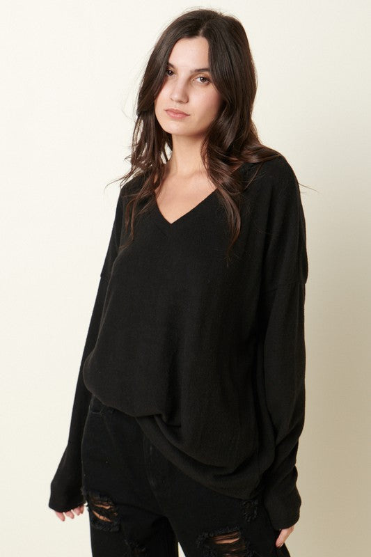 BRUSHED HACCI V-NECK KNIT TOP - BLACK