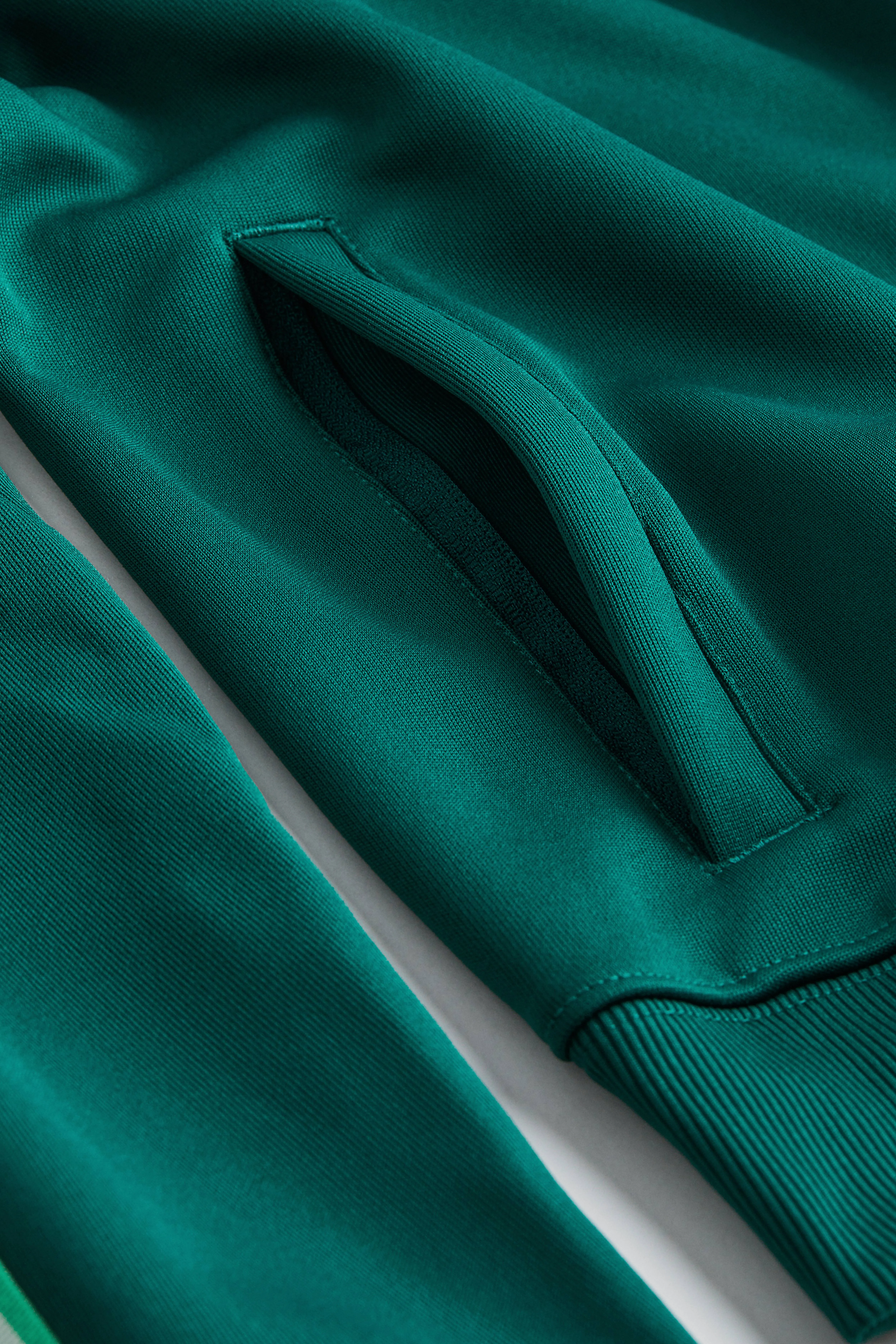 DryMove™ Track jacket - Long sleeve - Short - Dark green - Ladies | H&M GB