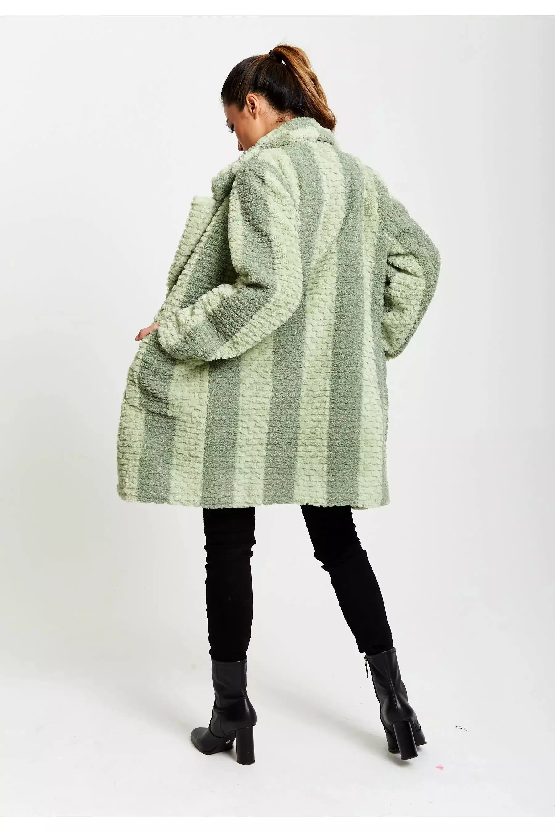 Liquorish Teddy Coat In Stripe