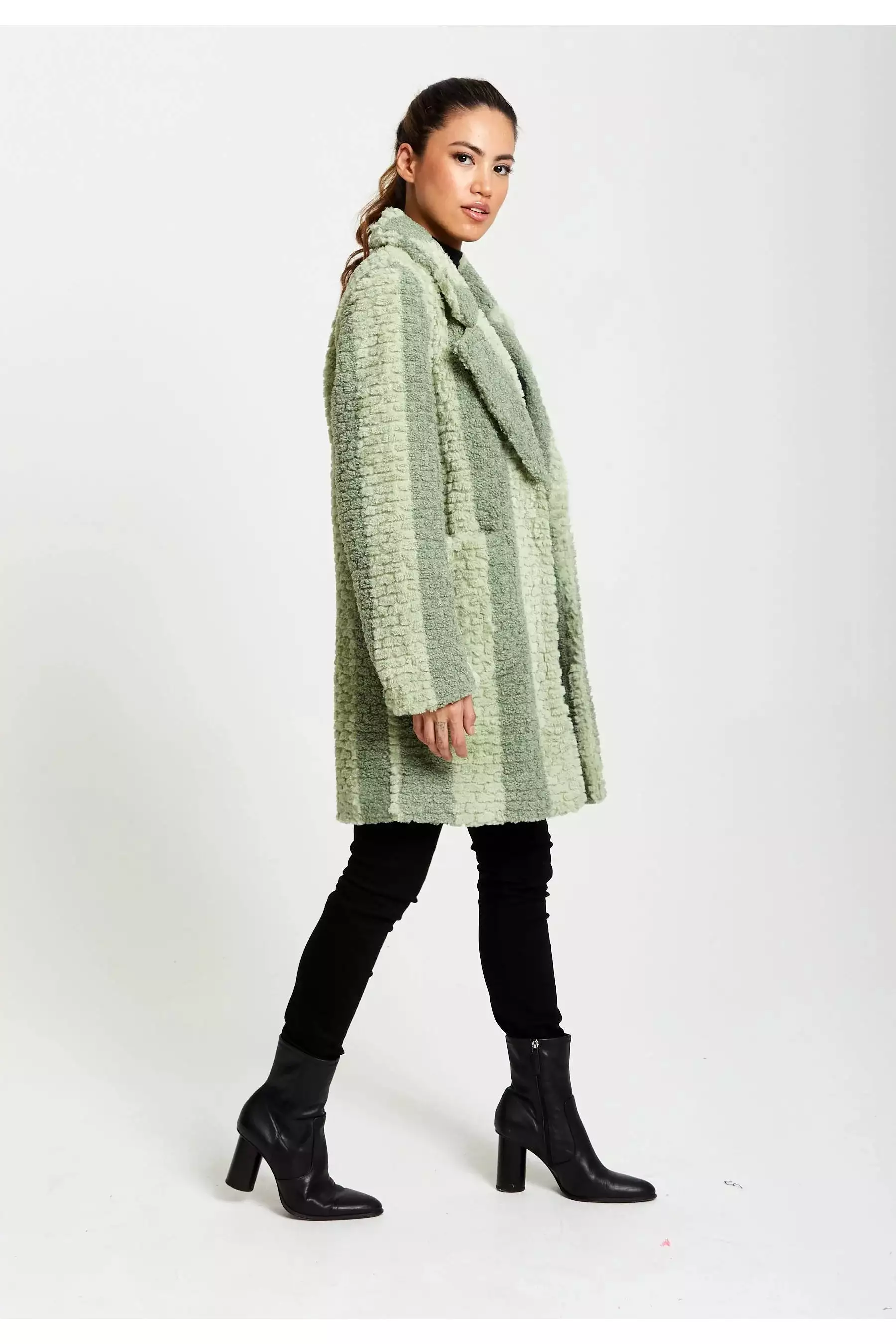 Liquorish Teddy Coat In Stripe