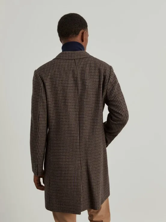 Long coat with houndstooth pattern