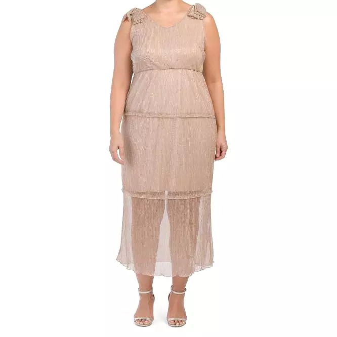 Plus size sleeveless v-neck midi dress