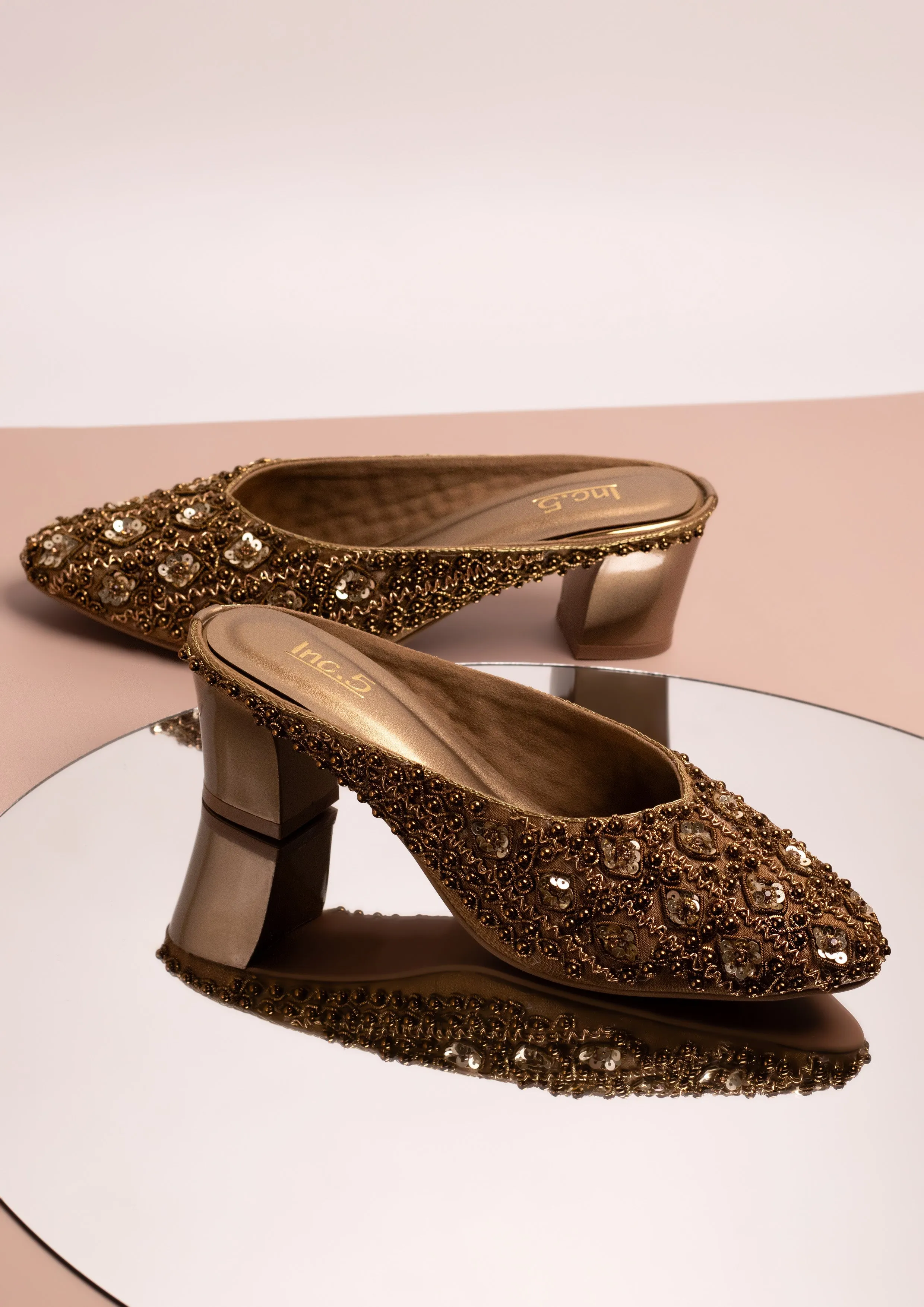 Women Antique Embroidered Ethnic Block Heel Mules